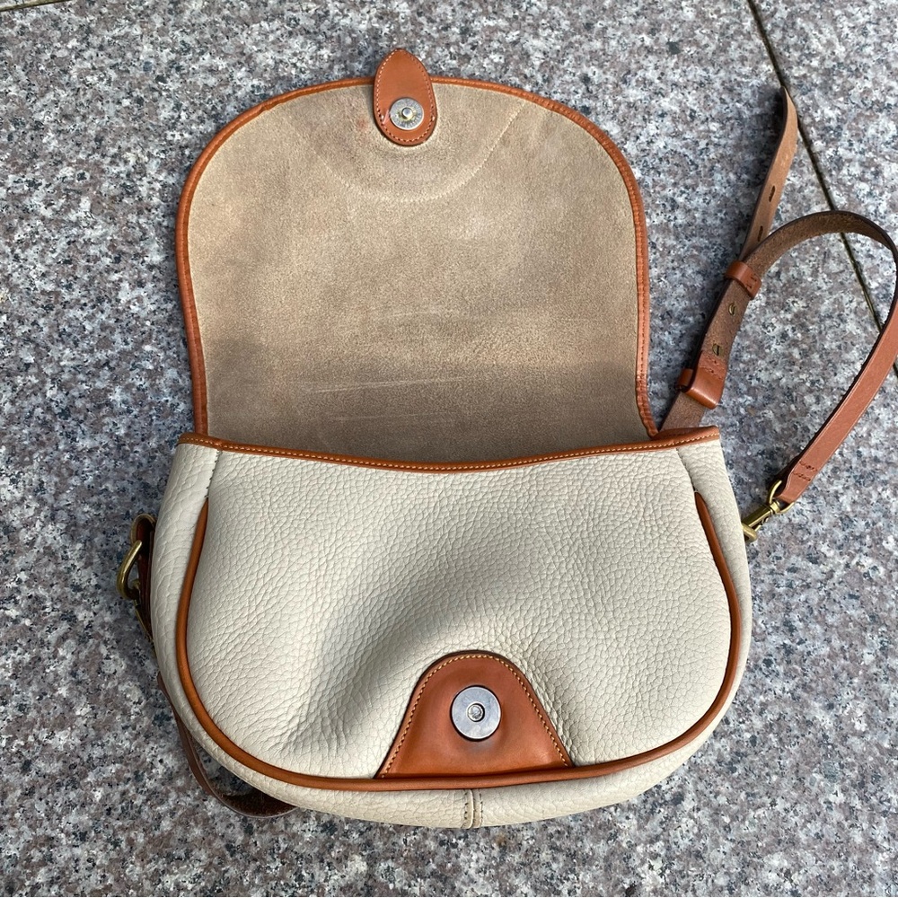 Vintage Dooney and Bourke crossbody bag - Picture 5 of 11